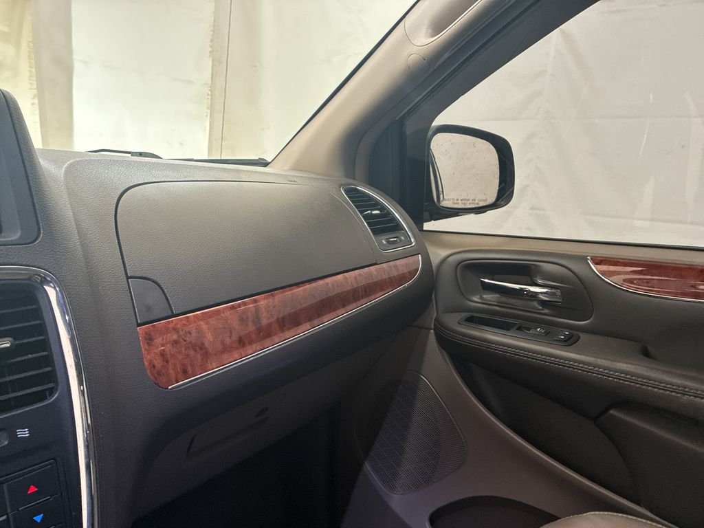 Used 2016 White Chrysler Touring image 26