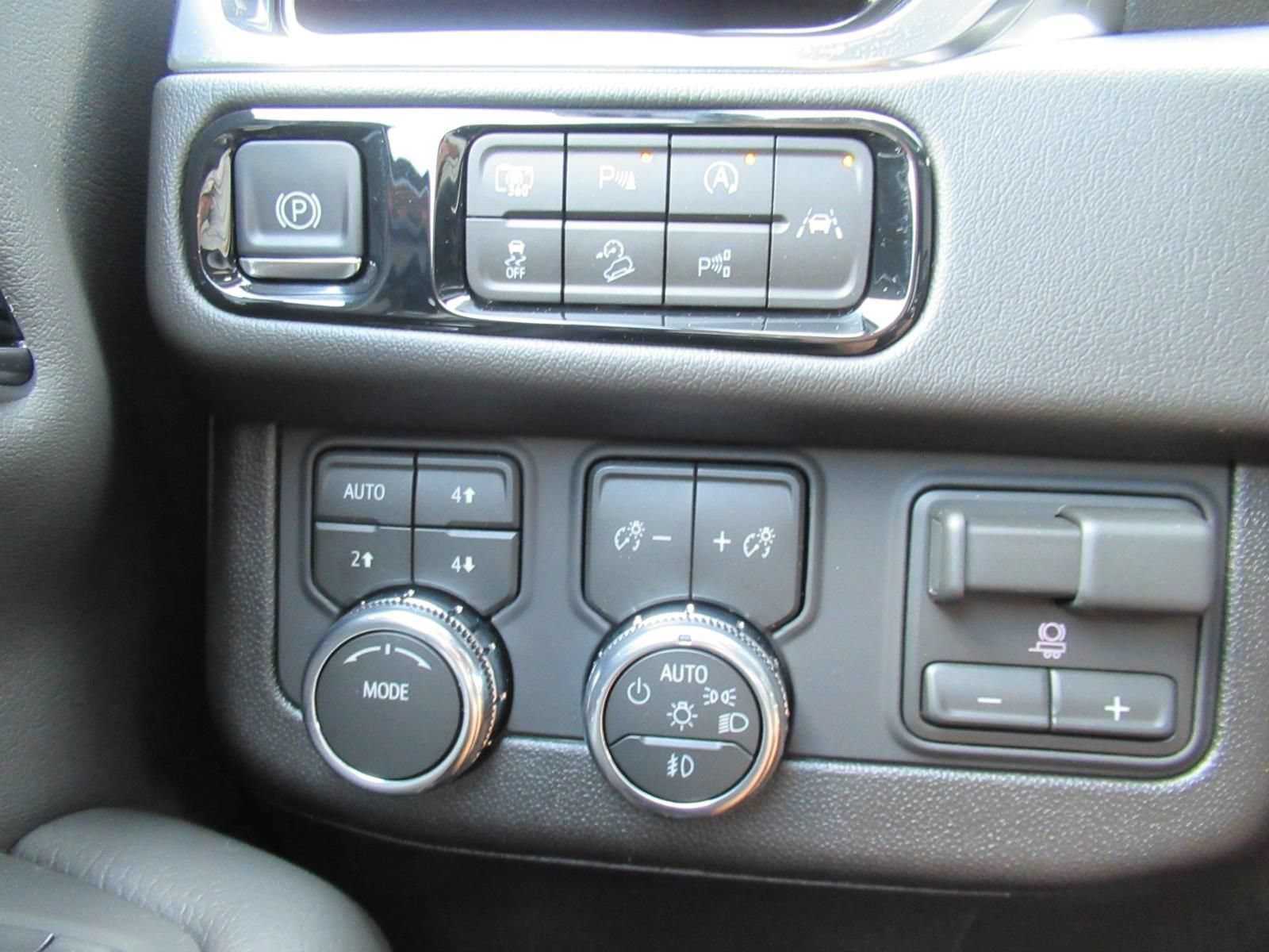 New 2026 Glacier White Tricoat GMC Denali image 25