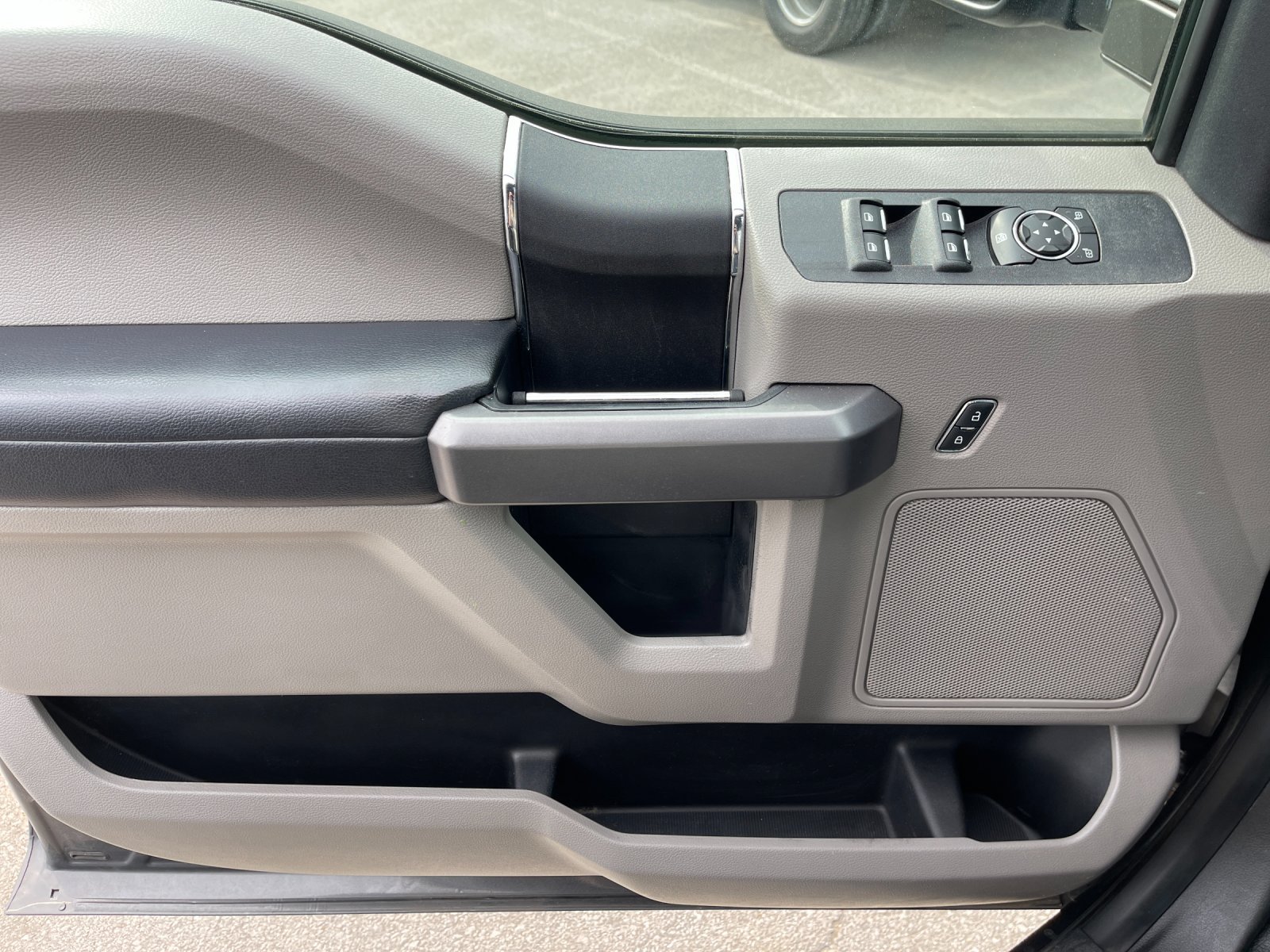 Used 2018 Magnetic Ford XLT image 12