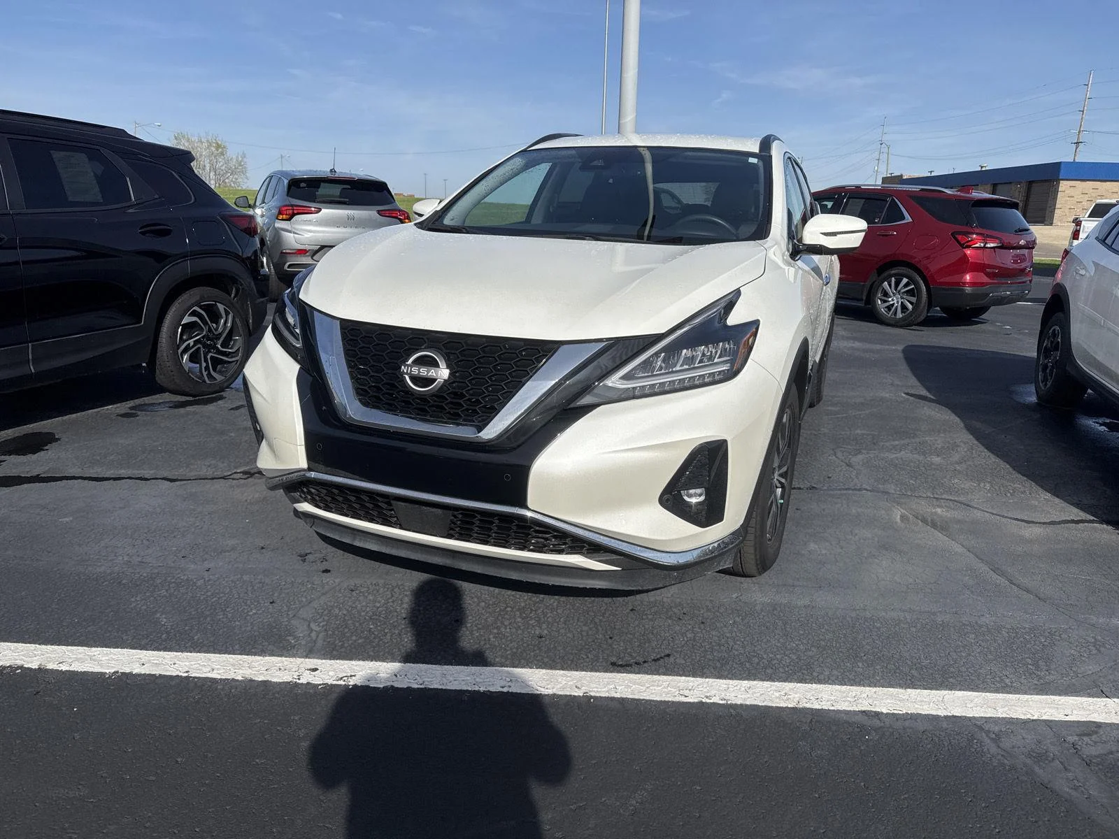Used 2024 White Nissan SV FWD image 7