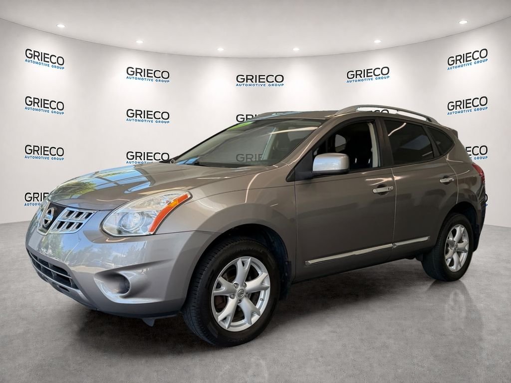 Used 2011 Gray Nissan SV image 3