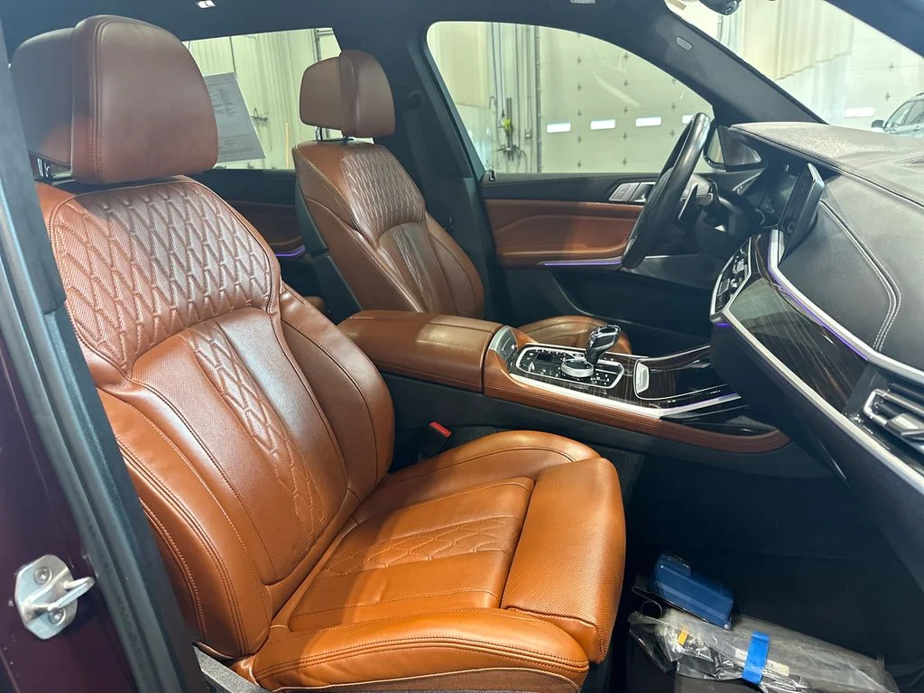 Used 2021 Red BMW M50i image 36