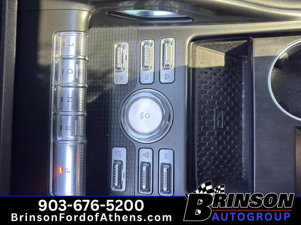 Used 2024 White Platinum Tri-Coat Metallic Lincoln Premiere image 36