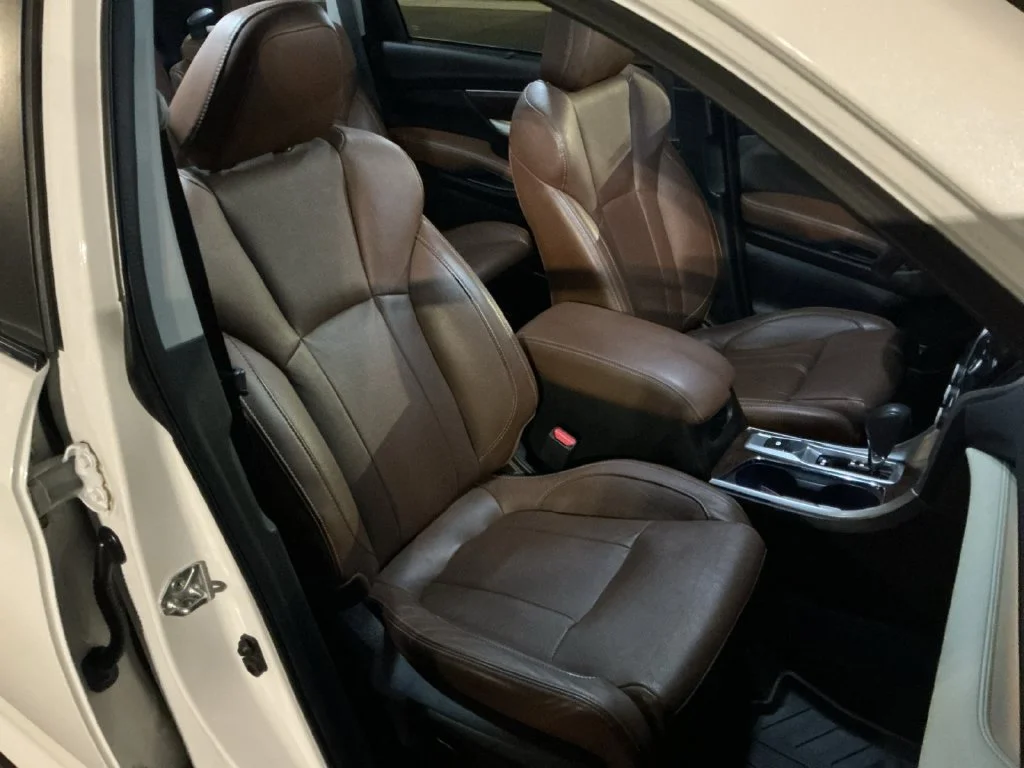 Used 2022 White Subaru Touring image 36