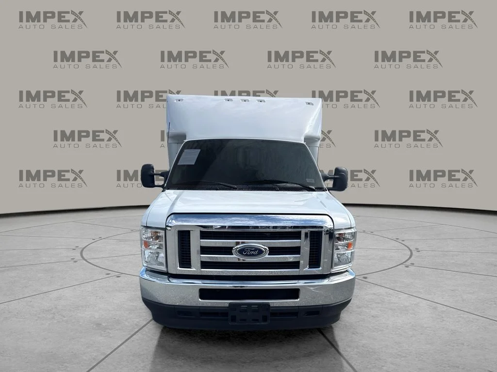 Used 2024 White Ford Base image 8