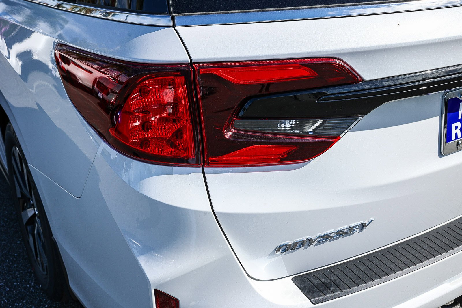 2026 Honda Odyssey EX-L - Photo 7