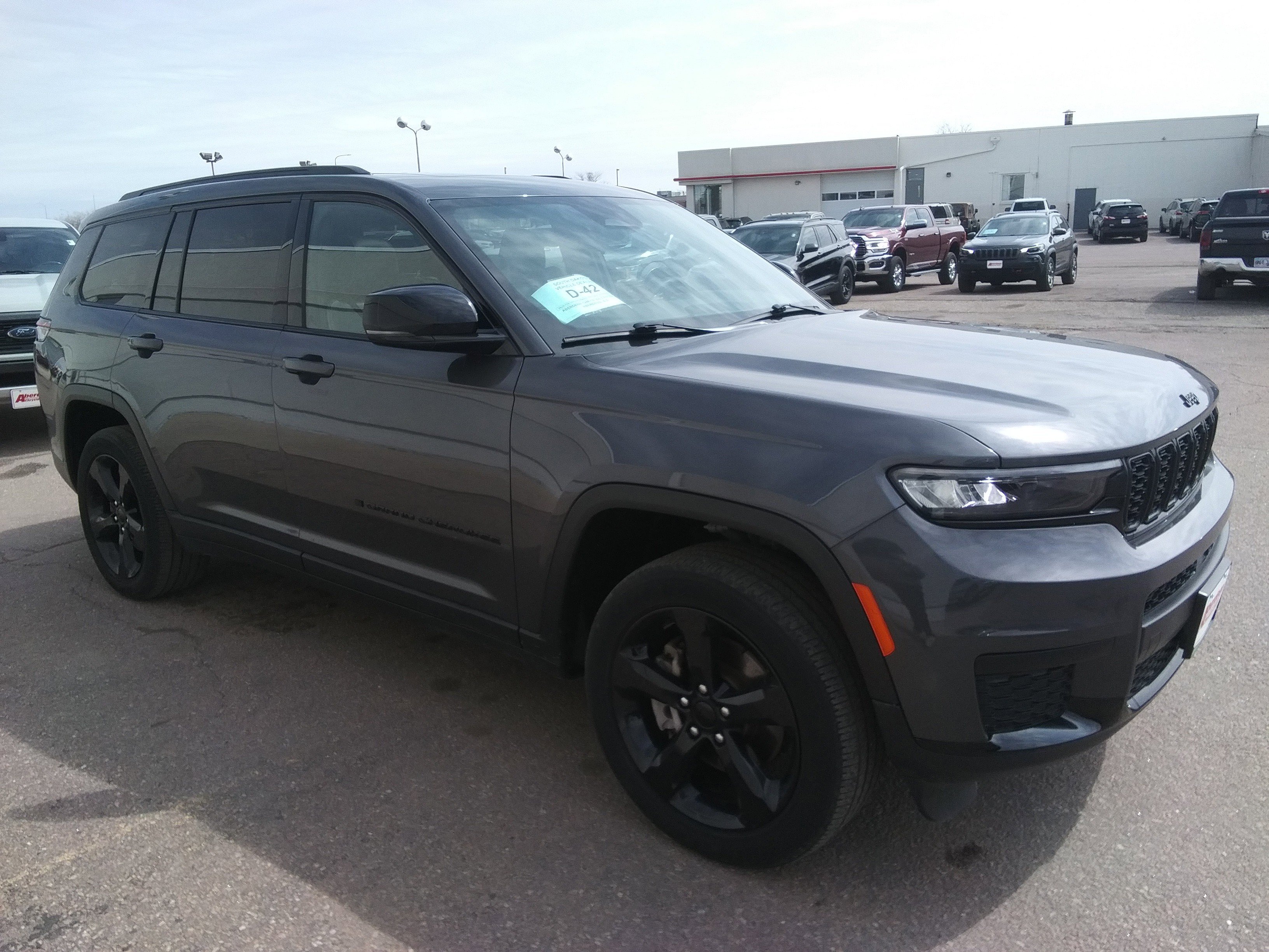 Used 2023 Gray Jeep Altitude image 4