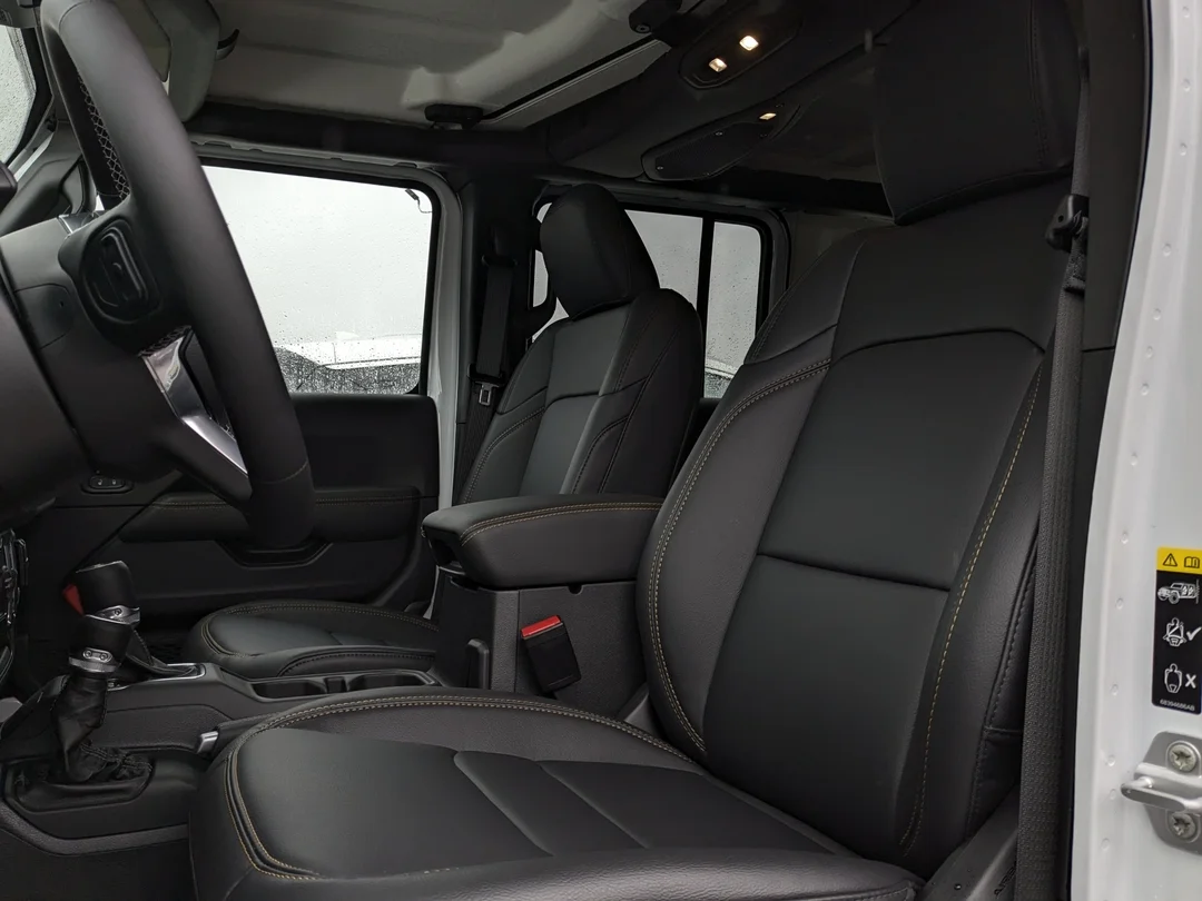 New 2025 White Jeep Sahara - - 4x4 - McKinley Leather Seats - Technology Grp - Safety Grp - Alpine Prem Audio & More! image 12