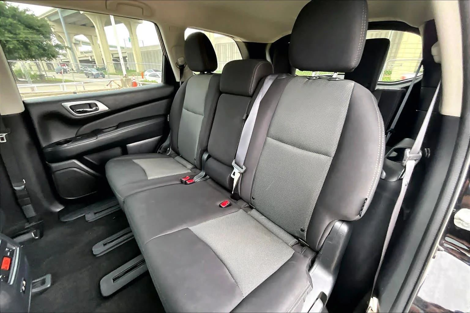 Used 2020 Magnetic Black Pearl Nissan S image 17