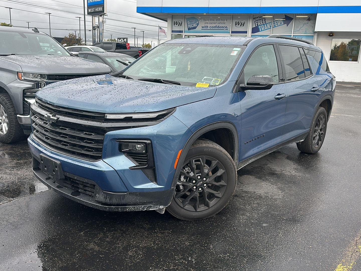 Used 2025 Lakeshore Blue Metallic Chevrolet LT image 5
