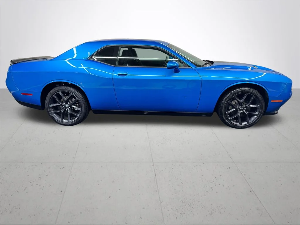 Used 2023 Blue Dodge SXT image 8