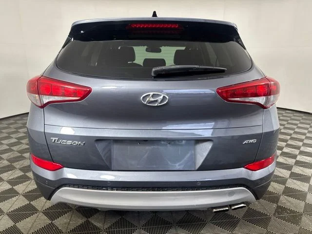 Used 2018 Gray Hyundai Value image 21