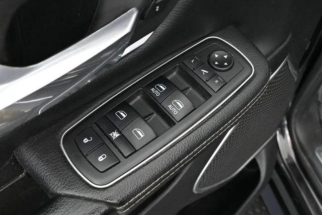 2019 RAM Ram 1500 Pickup Laramie - Photo 19