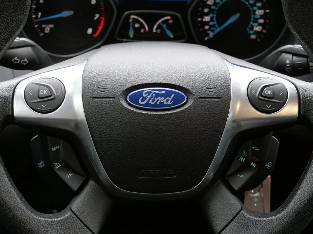 Used 2012 Blue Ford SE image 18