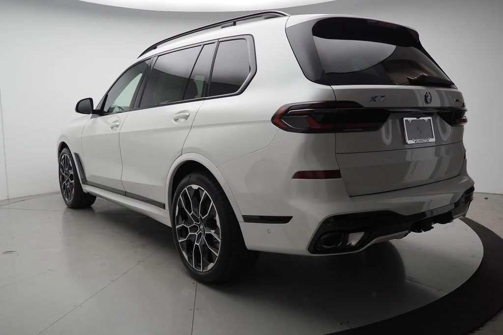 New 2027 Mineral White Metallic BMW xDrive40i image 4