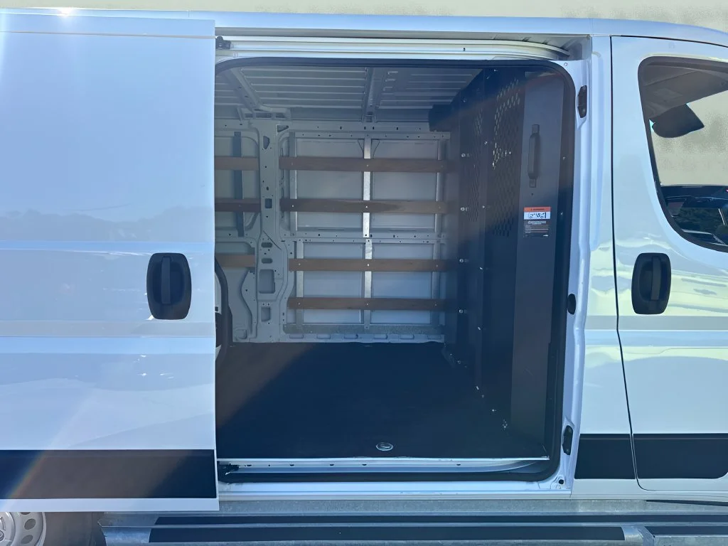 Used 2025 White Ram Base image 24