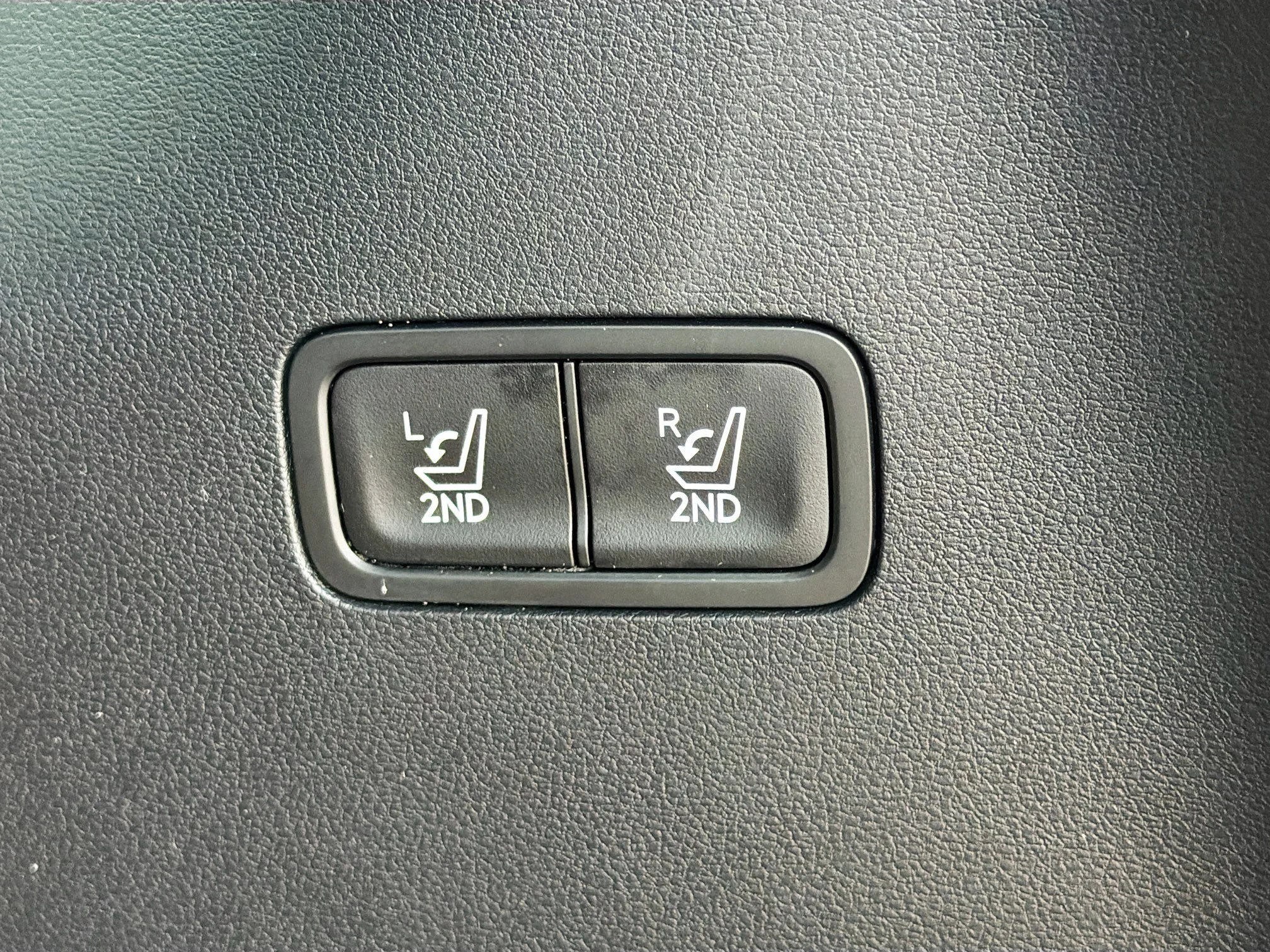 Used 2026 Rockwood Green Hyundai Limited 7P image 13
