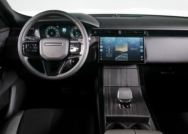 New 2026 Ostuni Pearl White Land Rover Dynamic SE image 10