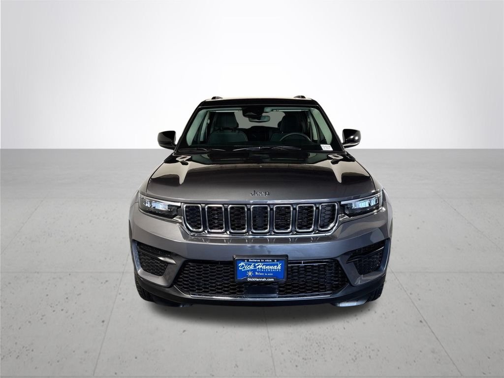 Used 2023 Gray Jeep Laredo X image 3
