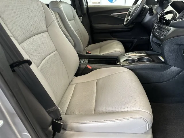 Used 2023  Honda EX-L image 34