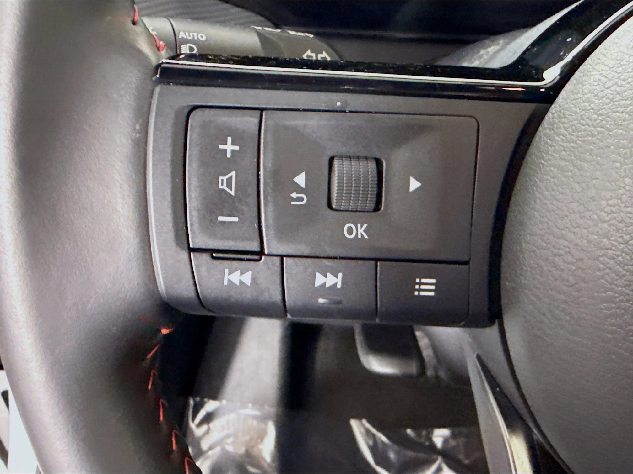 Used 2026 Aspen White Tricoat Nissan SR image 10