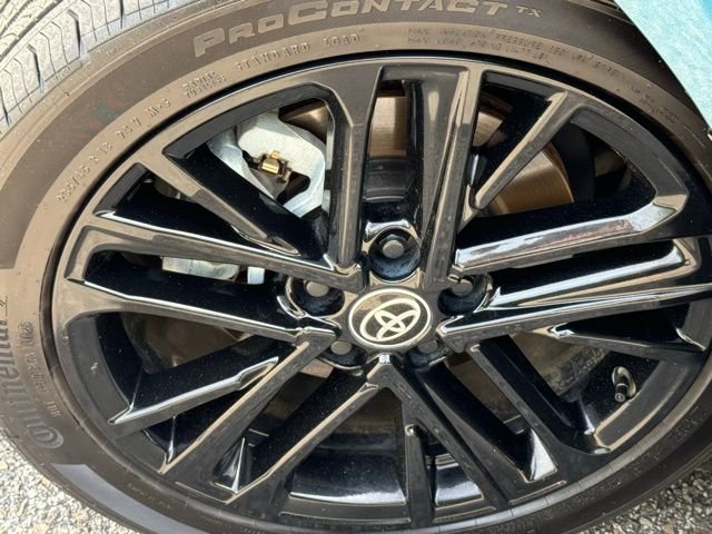 Used 2025  Toyota SE image 13