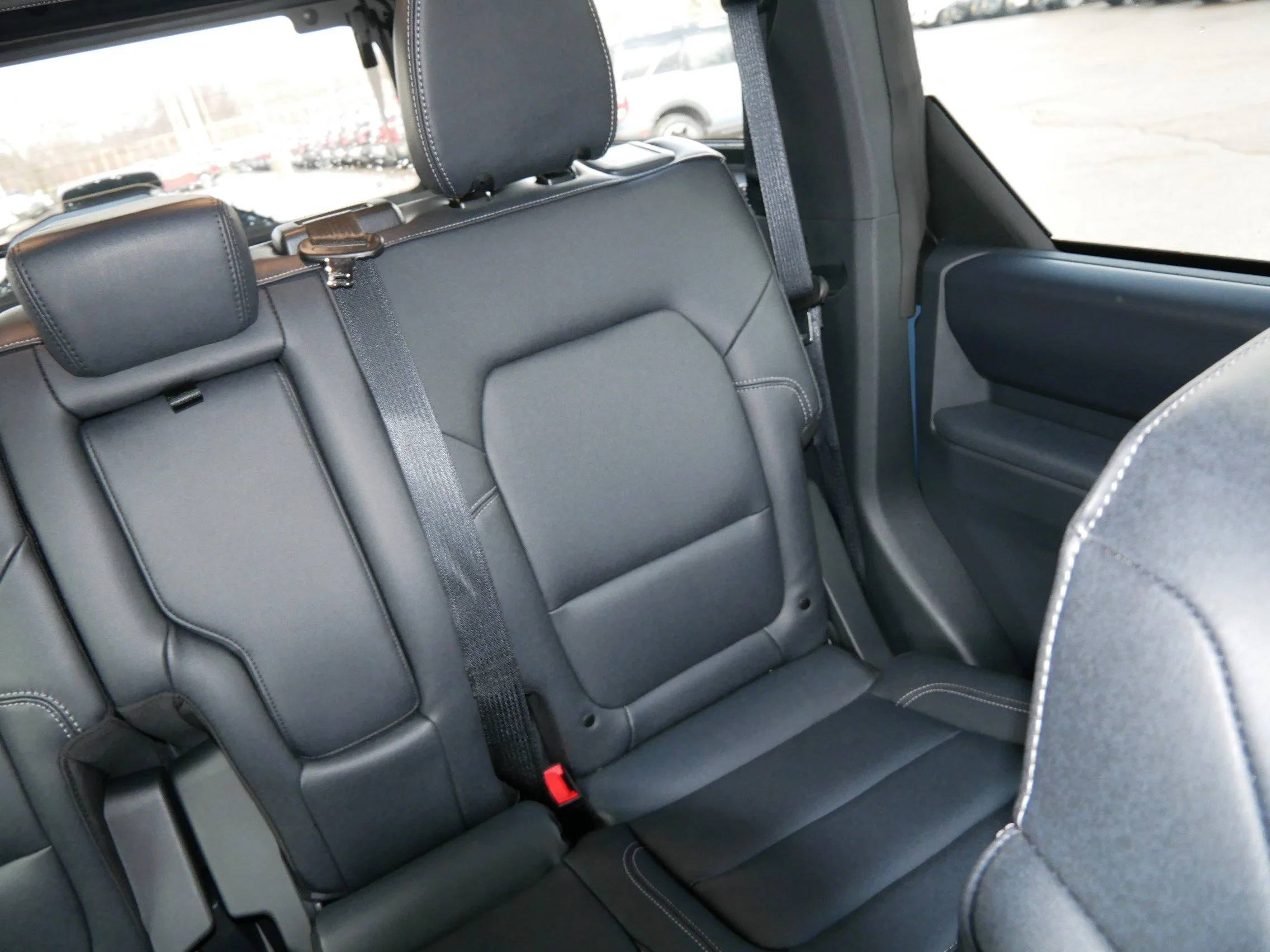 New 2025 Azure Gray Metallic Ford Badlands image 14