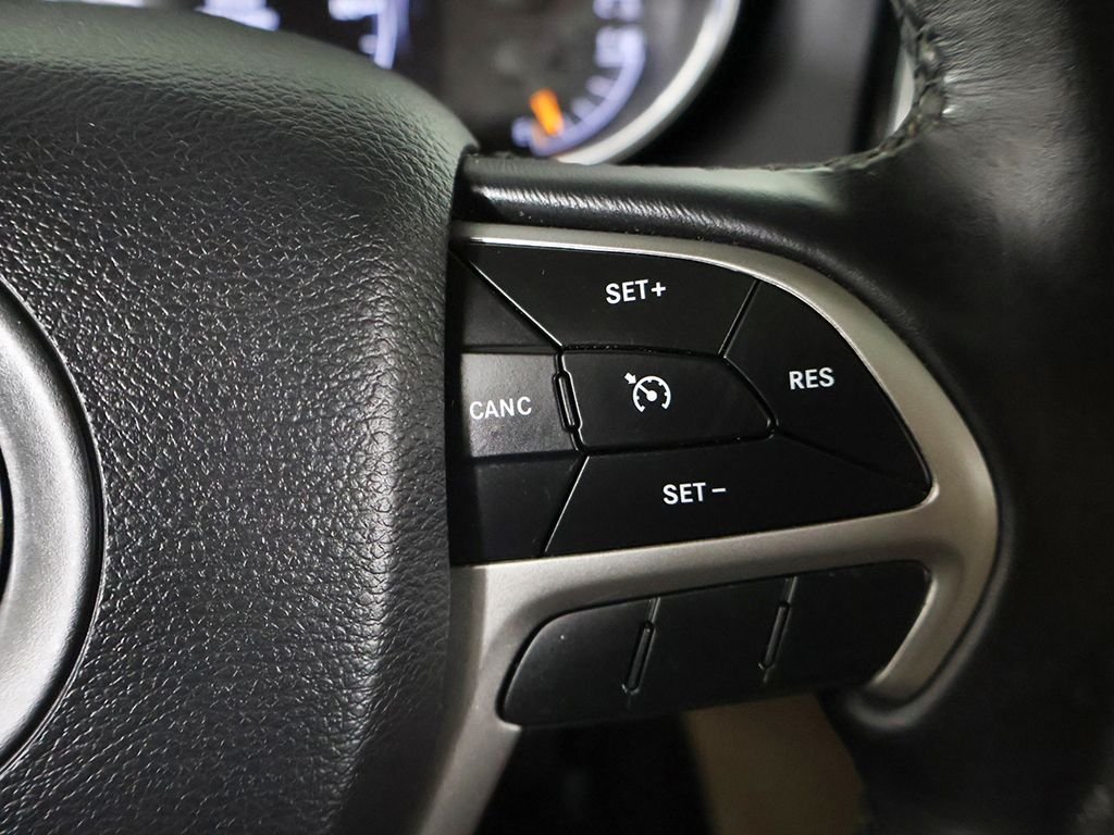 Used 2019 White Jeep Limited image 41