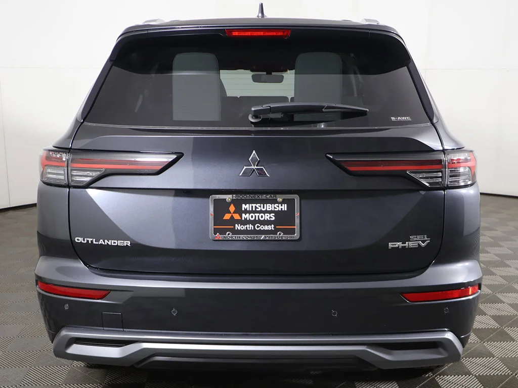 New 2026 Gray Mitsubishi SEL S-AWC image 17