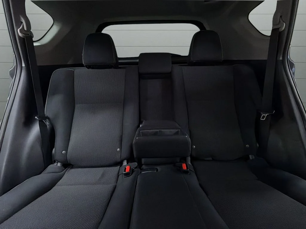 Used 2016 Gray Toyota XLE image 33