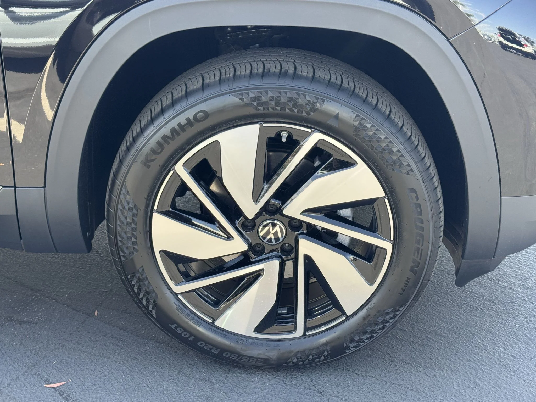New 2026 Deep Black Pearl Volkswagen 2.0T SEL image 8