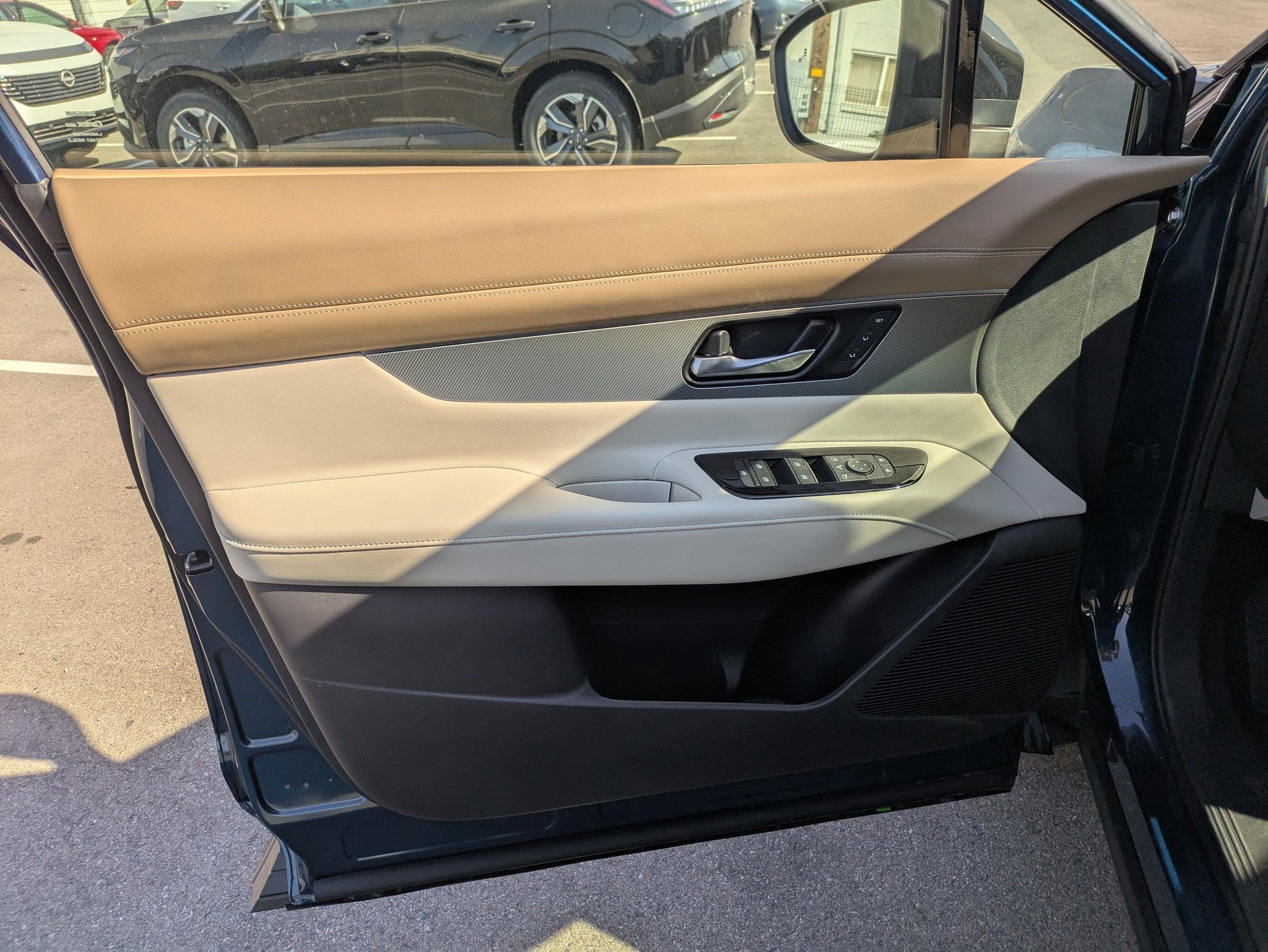 New 2026 Aurora Blue Pearl Metallic/Super Black Nissan Platinum image 10