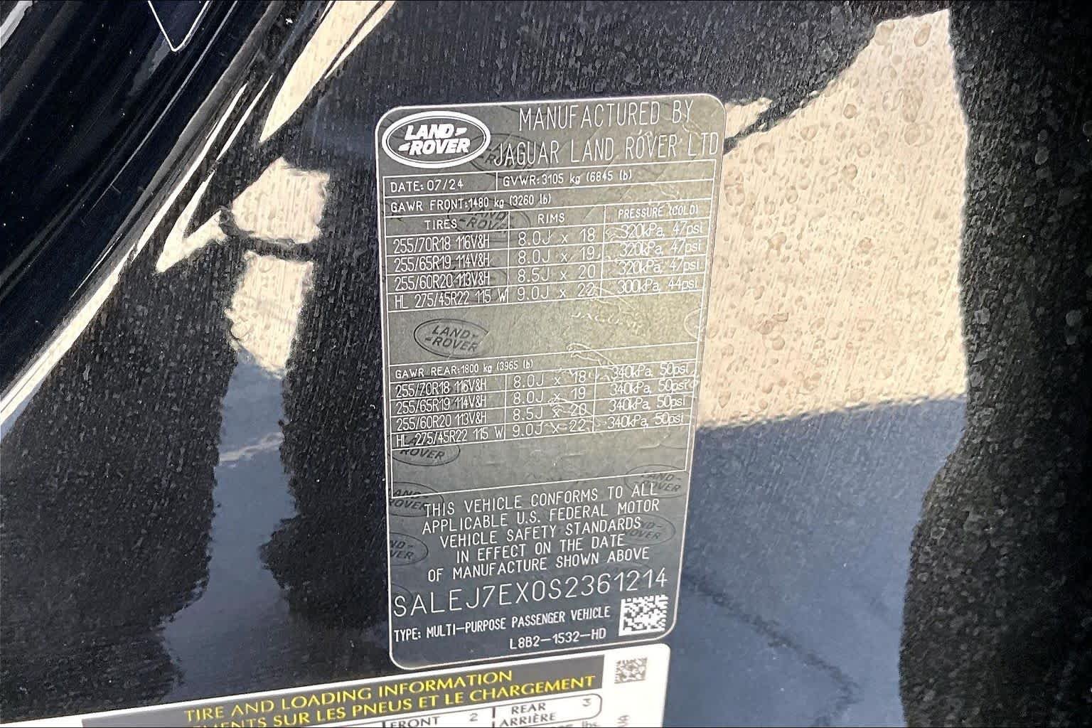 Used 2025 Santorini Black Metallic Land Rover S image 26