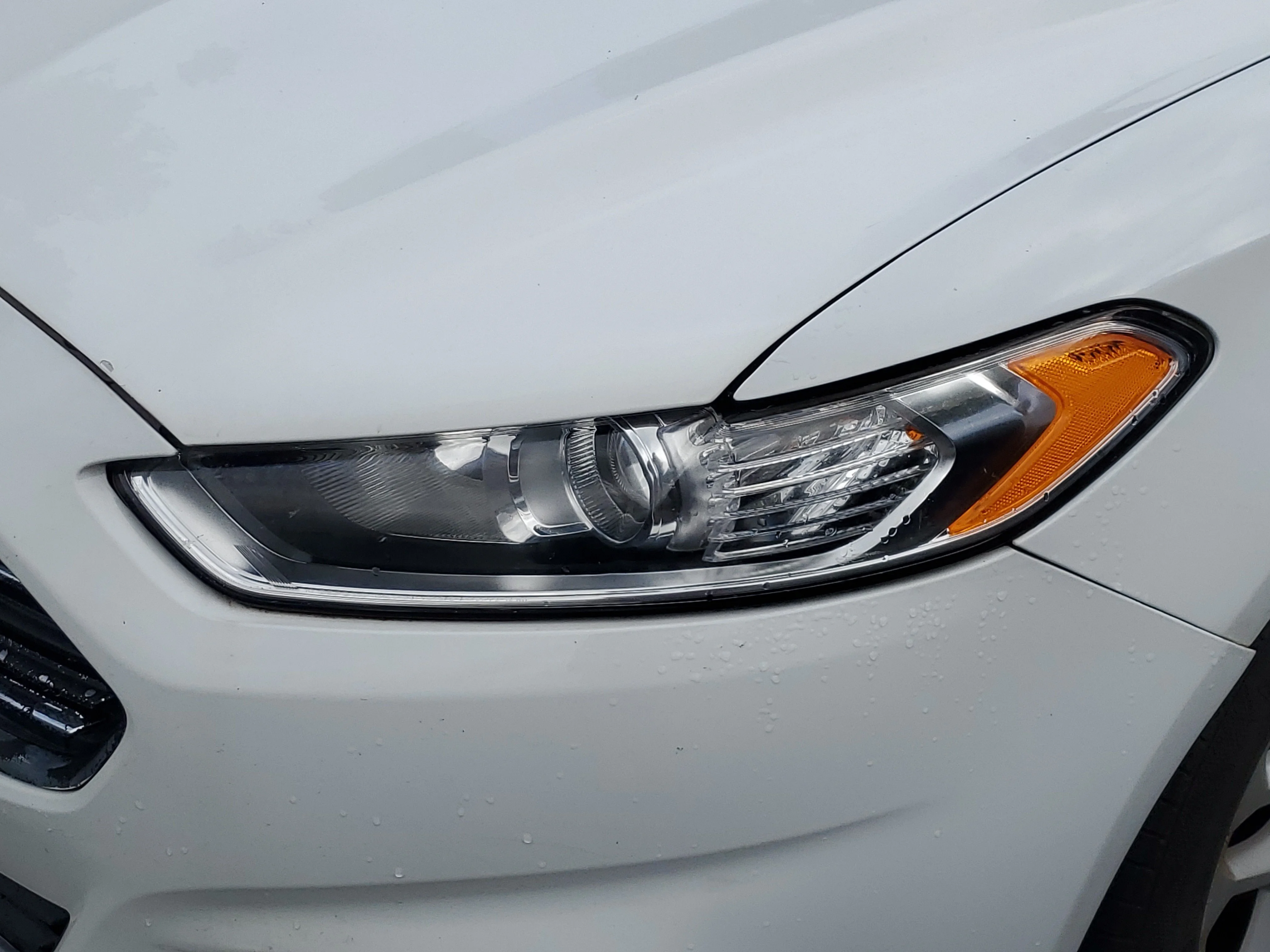 Used 2014 Oxford White Ford Titanium image 9