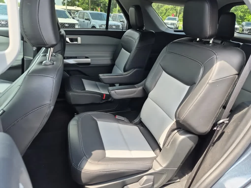 Certified Used 2023 Stone Blue Metallic Ford XLT image 8