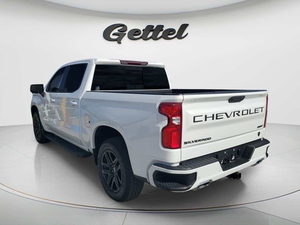 Used 2025 White Chevrolet RST image 5