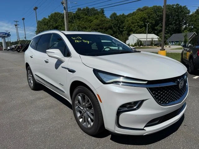 Used 2023 White Buick Avenir image 3