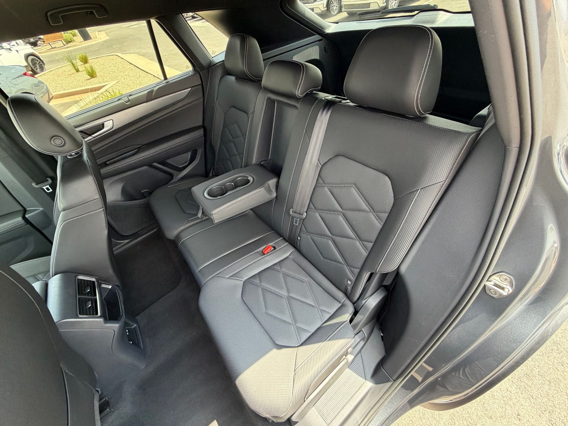 Used 2025 Gray Volkswagen 2.0T SE w/Technology image 33