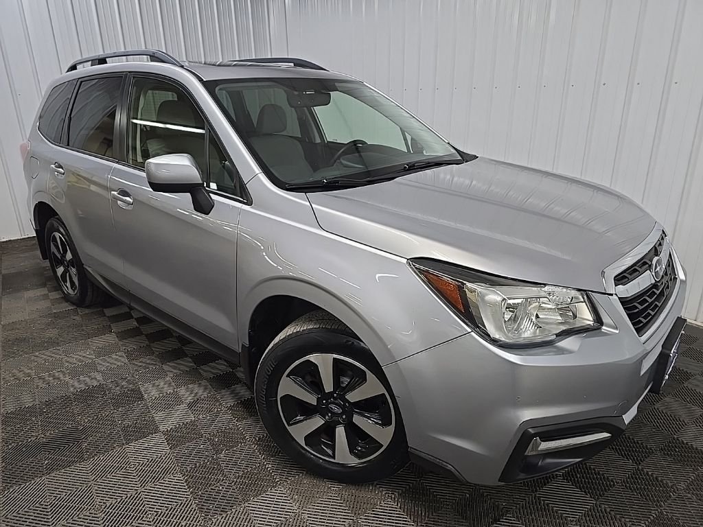 Used 2017 Silver Subaru 2.5i Premium image 7