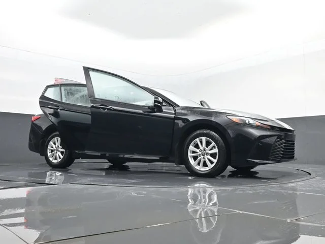Used 2025  Toyota LE image 30