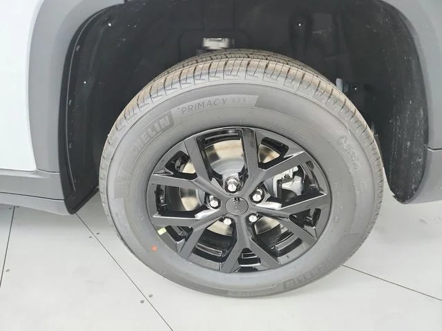 New 2026 Bright White Clear-Coat Exterior Paint Jeep Altitude image 52