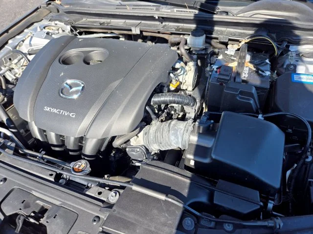 Used 2019 Silver Mazda Select image 22