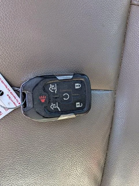 Used 2019 SUMMIT WHITE Chevrolet LT image 31