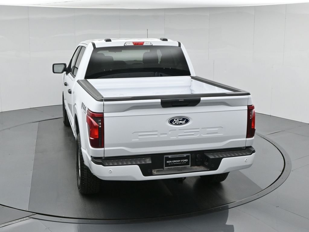 New 2026 Oxford White Ford XLT image 40