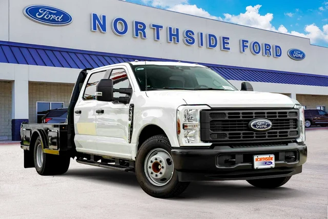 New 2026 Ford Super Duty F-350 DRW XL RWD Crew Cab Chassis-Cab
