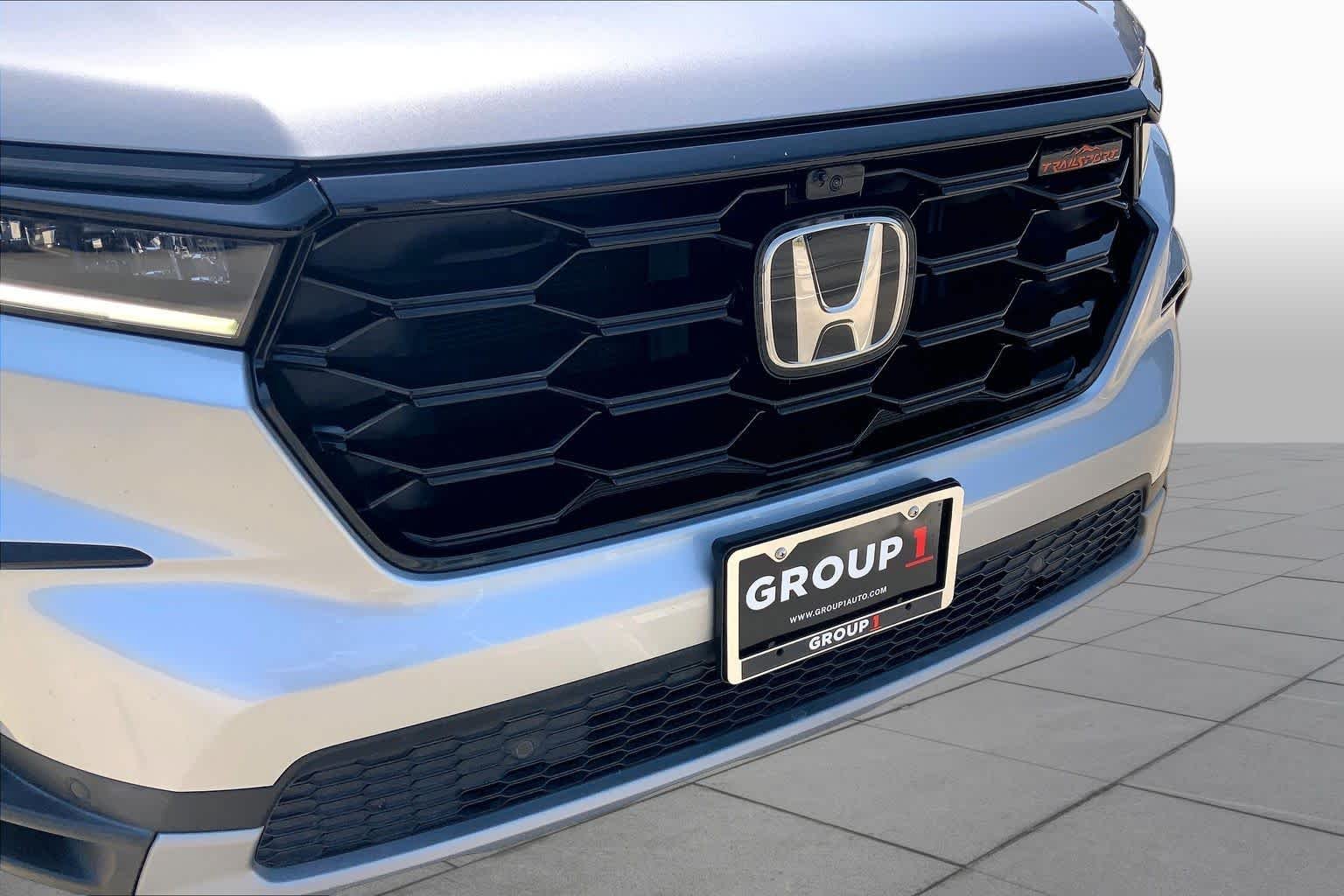 Used 2025 Lunar Silver Metallic Honda TrailSport image 29