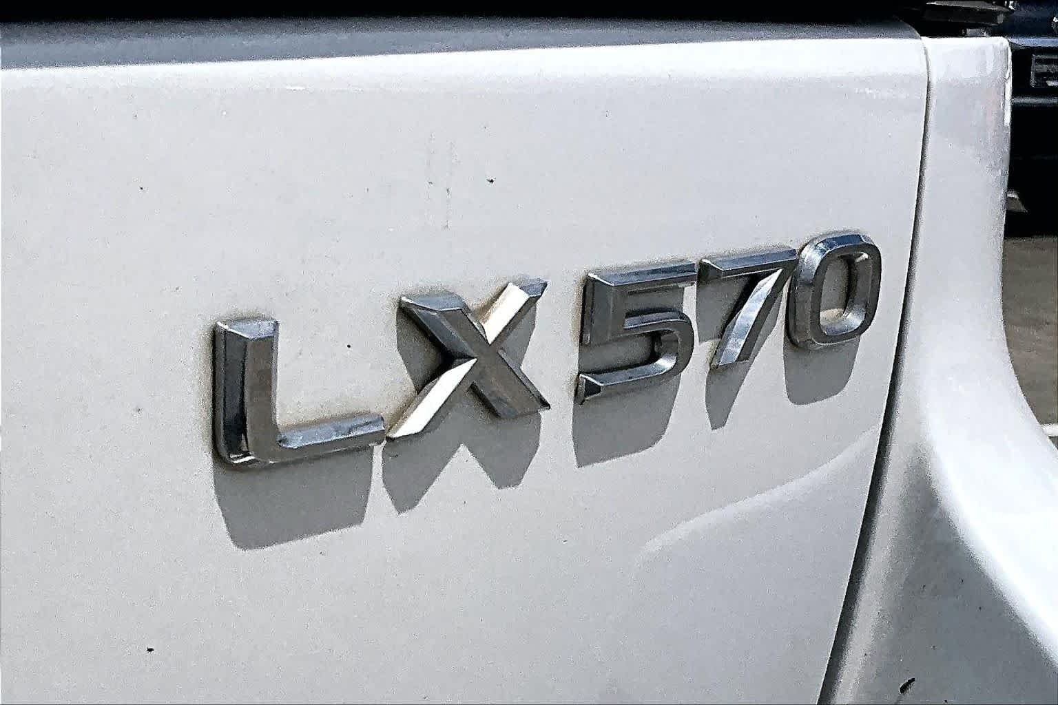 Used 2014 Starfire Pearl Lexus  image 28