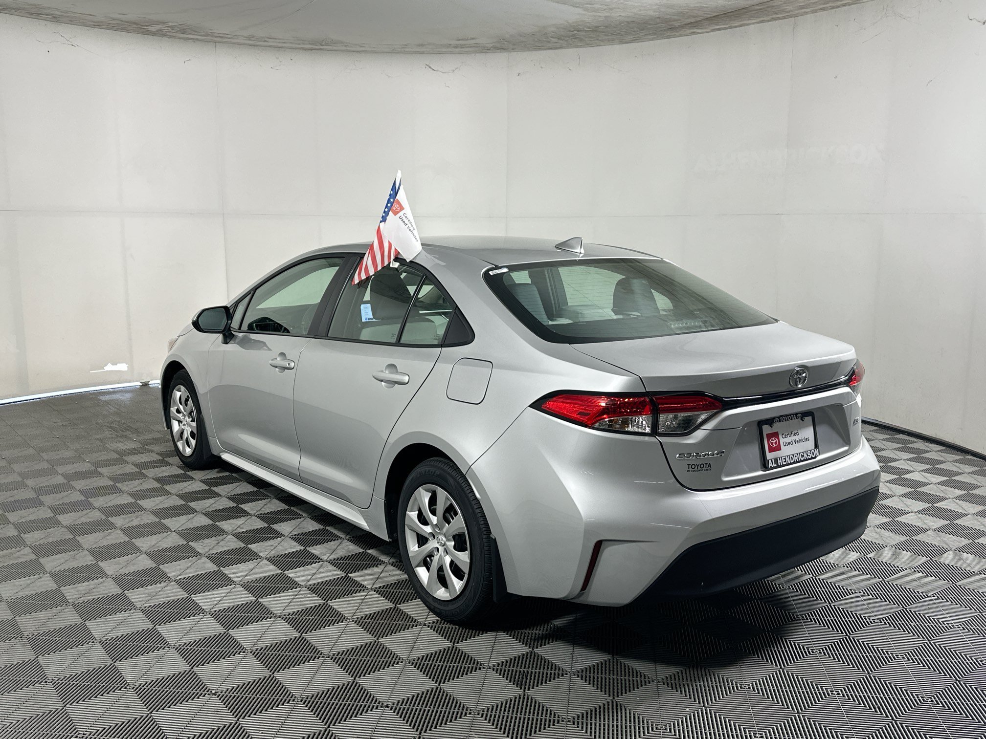 Certified Used 2025 Classic Silver Metallic Toyota LE image 5