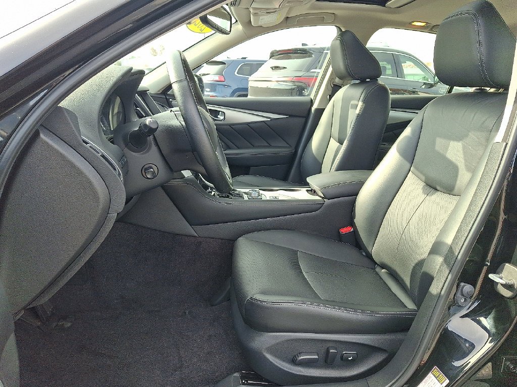 Used 2023 Black INFINITI LUXE image 15