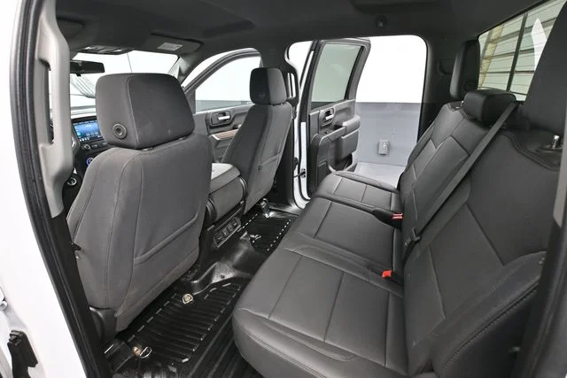 Used 2021 White Chevrolet LT image 27